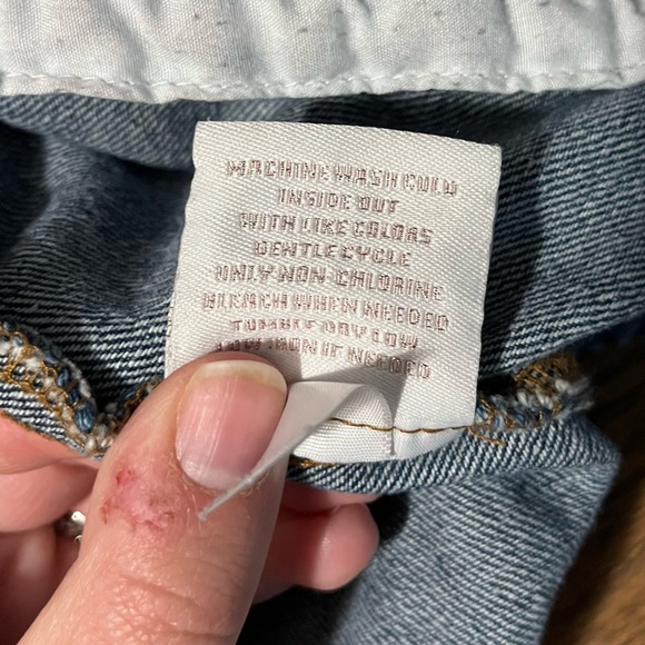 Tincel Town heavily distressed denim dark wash jacket women’s size large - Picture 8 of 8